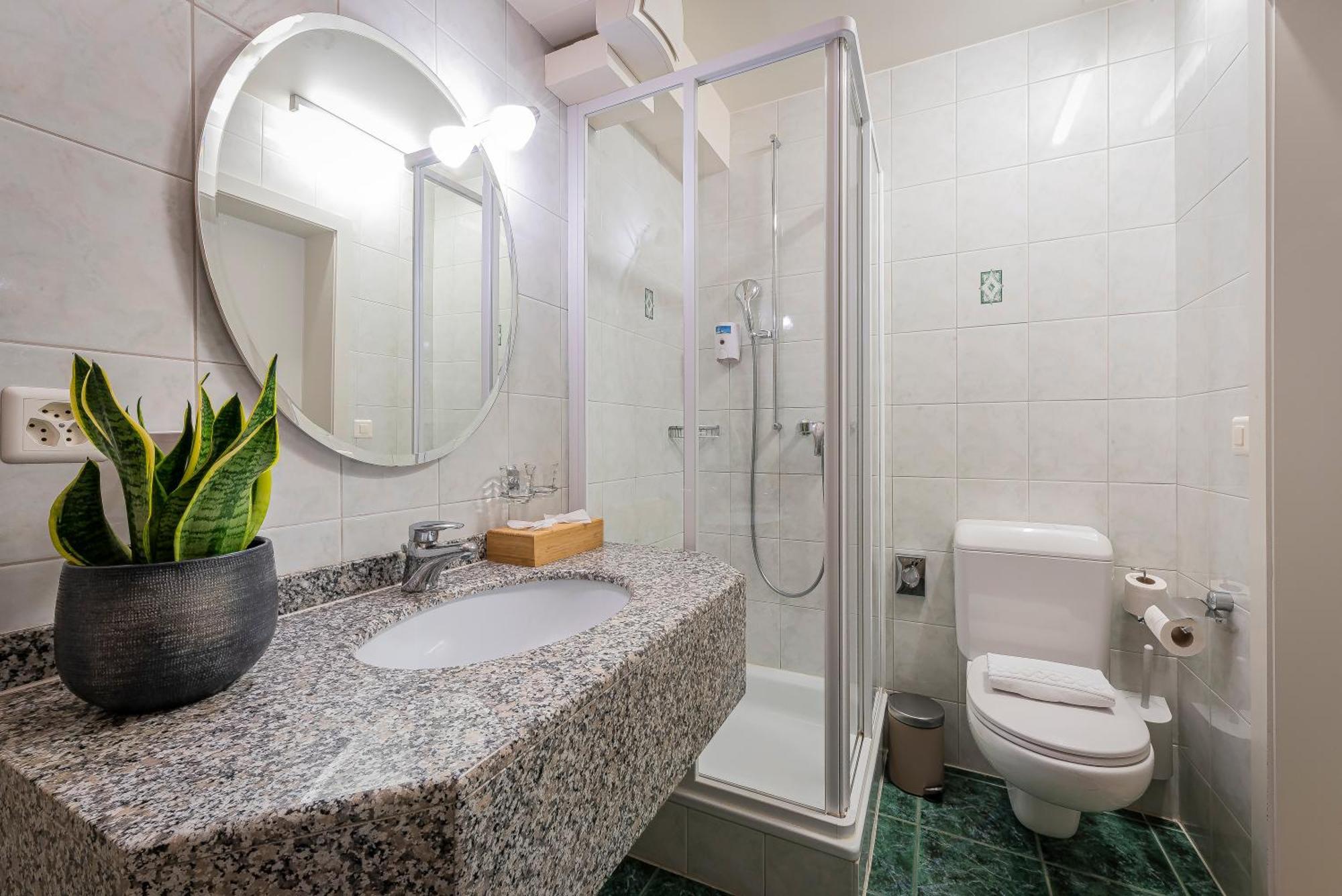 Hotel Du Cheval Blanc - City Center Булле Екстериор снимка