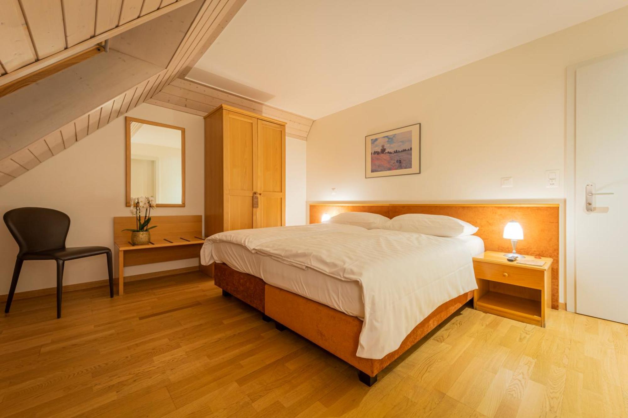 Hotel Du Cheval Blanc - City Center Булле Екстериор снимка